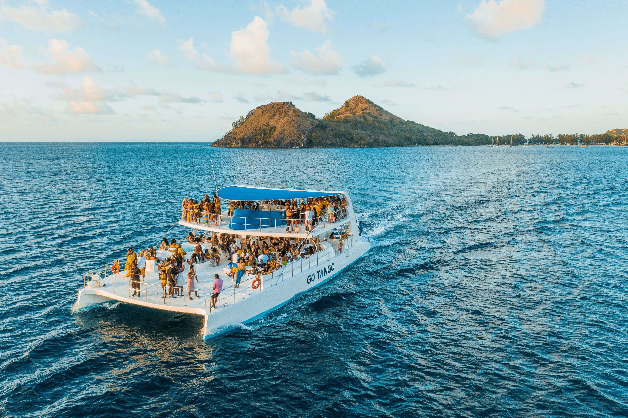 How to organize a boat party?