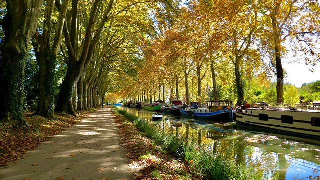canal boats in canal du midi