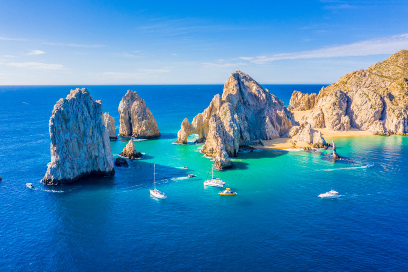 Experience Celebrity-Style: The Most Opulent Yacht Charters in Cabo.