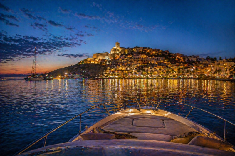 Best Time of the Year to Rent a Boat in Ibiza: Your Complete Seasonal Guide