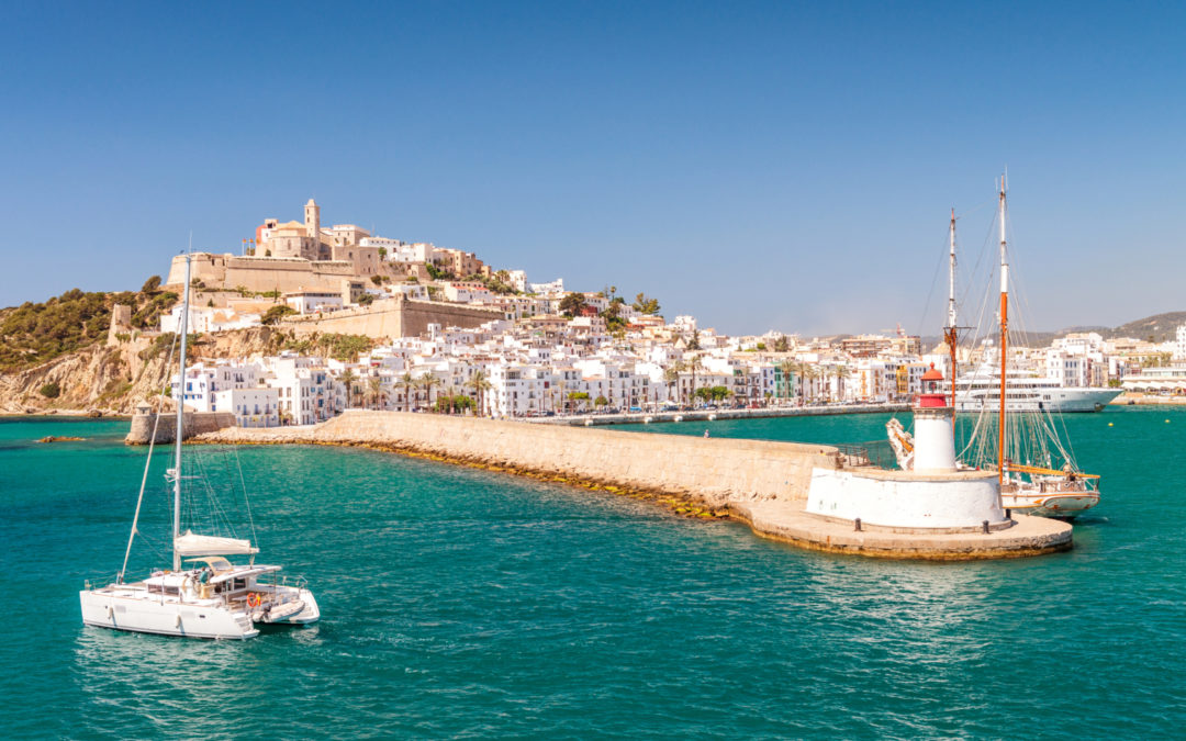 Family boat rides in Ibiza