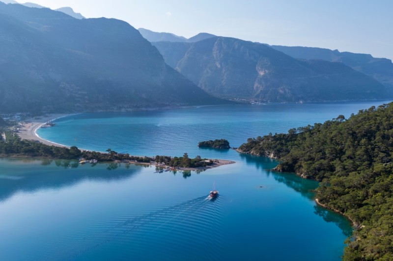 Turkey vs Greece: Which Mediterranean Destination Is Better for Sailing?