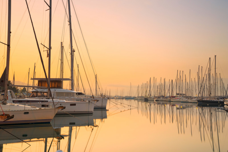 Which Boat Is Best for Sailing in Greece: Catamaran, Sailboat or Motor Yacht?